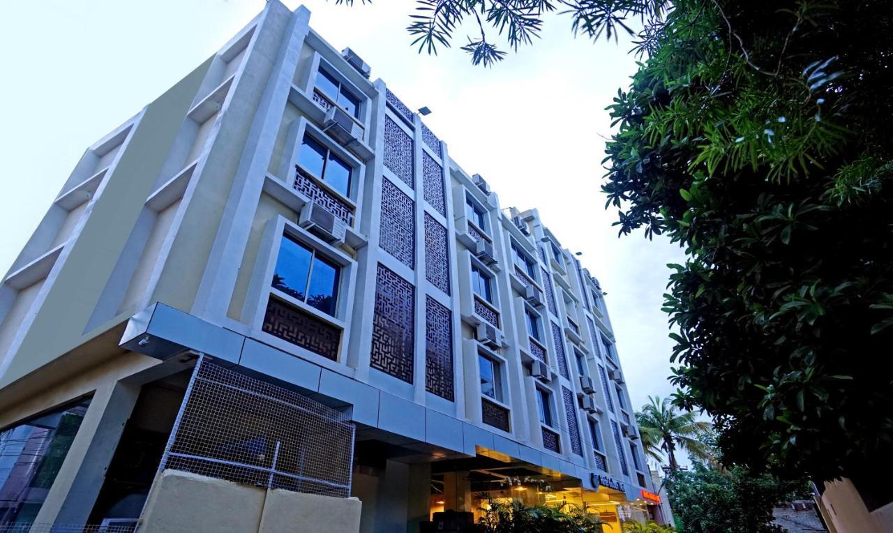 Treebo Golden Nest Hotel Bhubaneswar Exterior foto