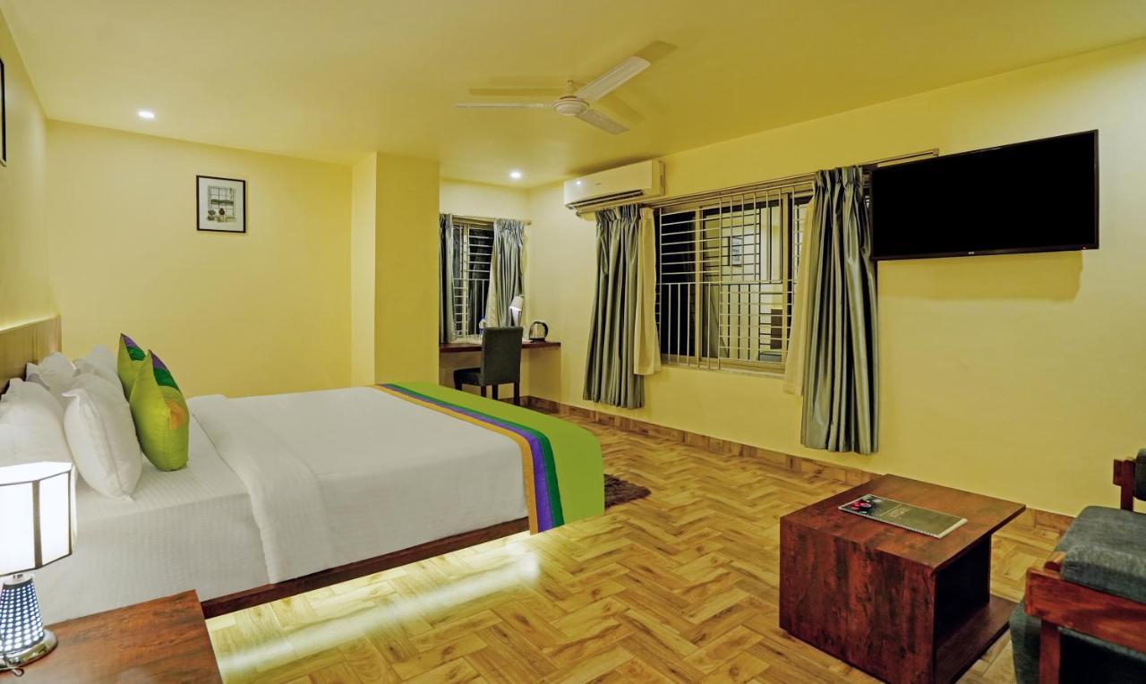Treebo Golden Nest Hotel Bhubaneswar Exterior foto