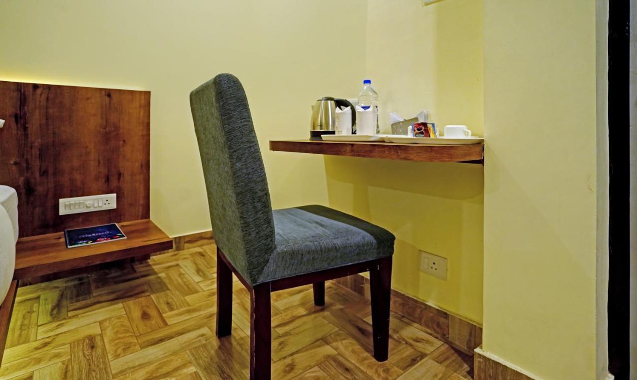 Treebo Golden Nest Hotel Bhubaneswar Exterior foto