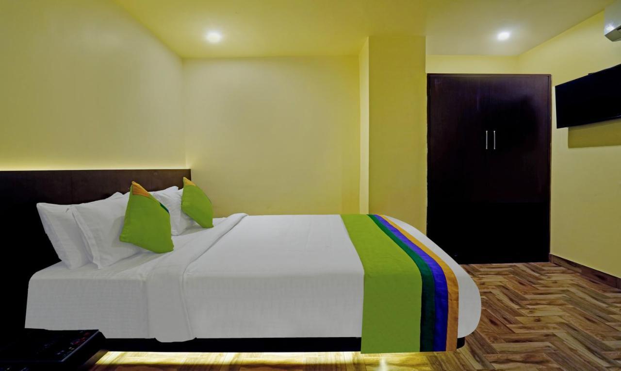Treebo Golden Nest Hotel Bhubaneswar Exterior foto