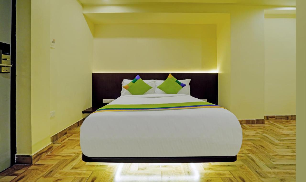 Treebo Golden Nest Hotel Bhubaneswar Exterior foto