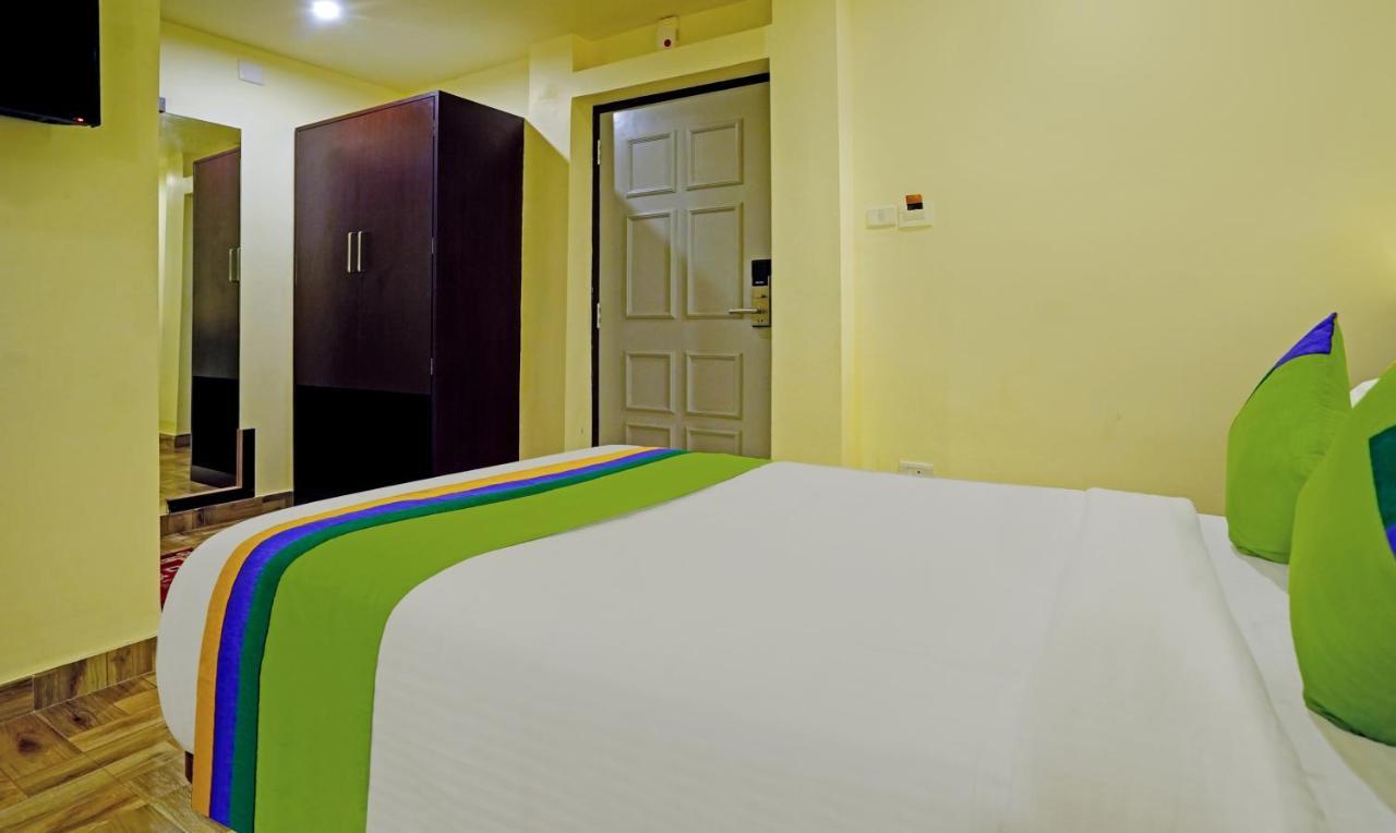 Treebo Golden Nest Hotel Bhubaneswar Exterior foto