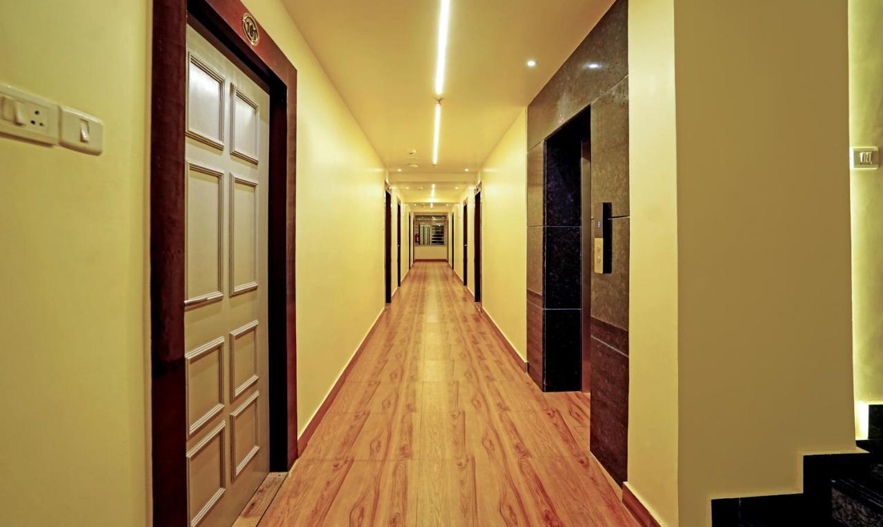 Treebo Golden Nest Hotel Bhubaneswar Exterior foto