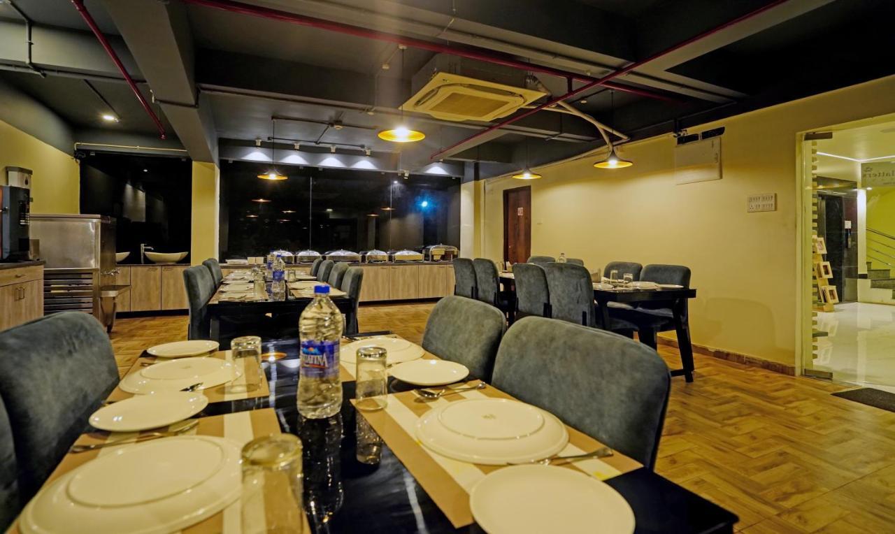 Treebo Golden Nest Hotel Bhubaneswar Exterior foto